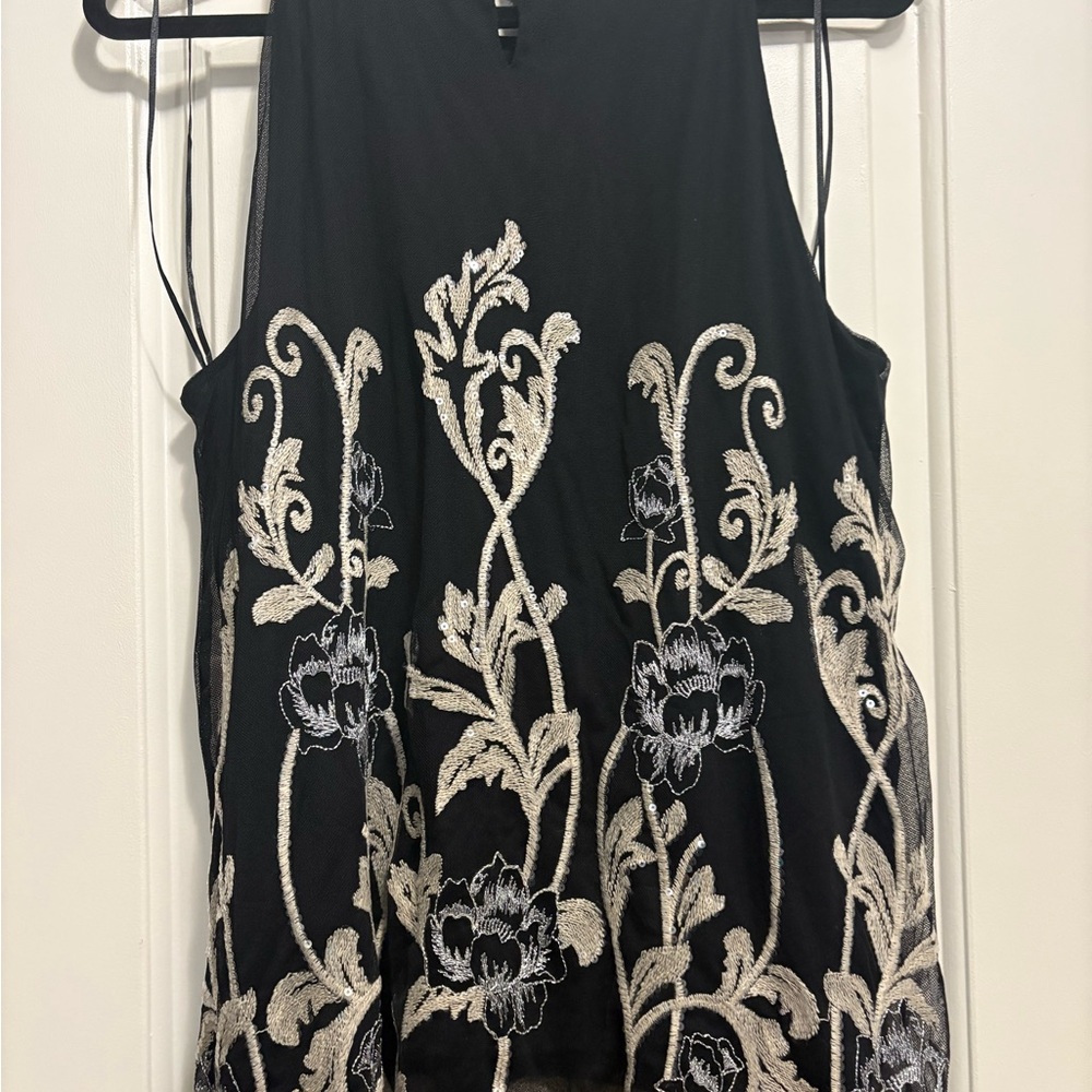 Elegant Black and Cream Floral Women's Top - Picture 5 of 6